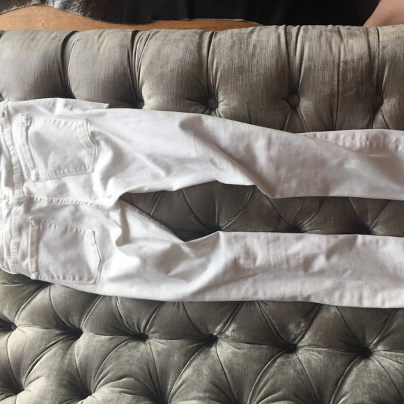 SOLD Frame Le Color Ripped Skinny Jeans in White - Picture 4 of 6